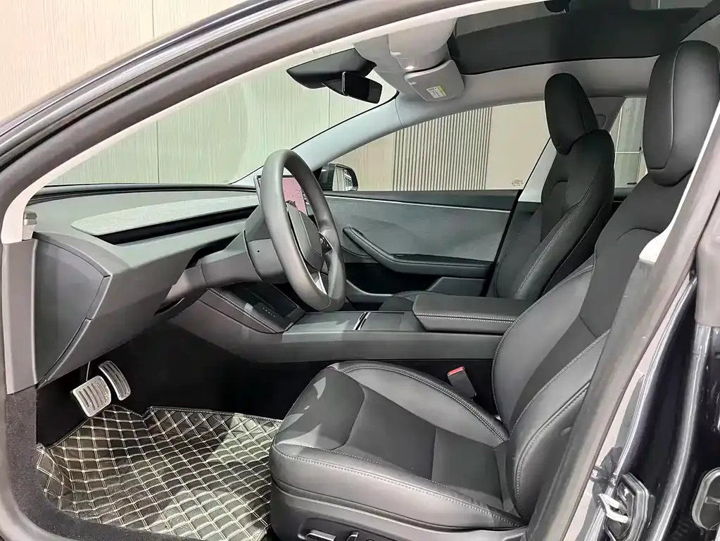 Tesla Model 3 — фото 6
