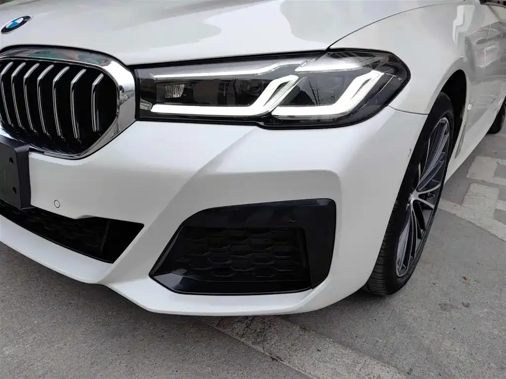 BMW 5 Series — фото 6