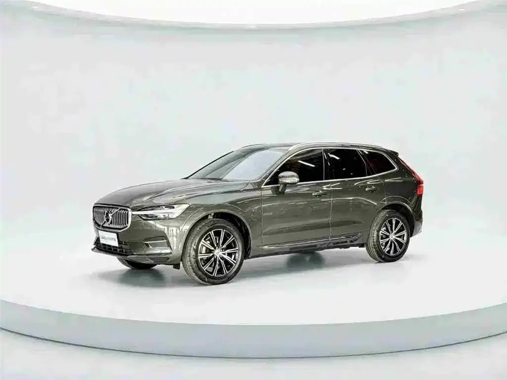 Volvo XC60 — фото 1