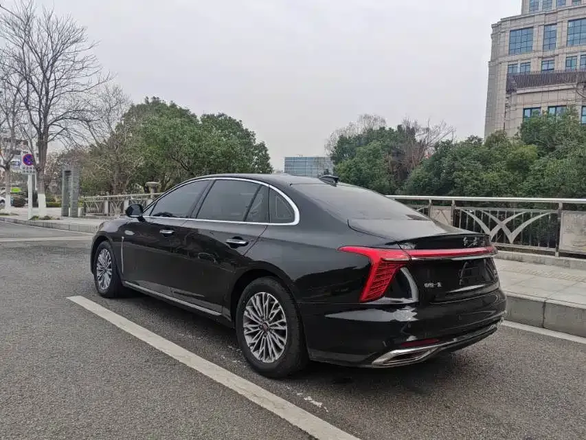 Hongqi H5 — фото 2