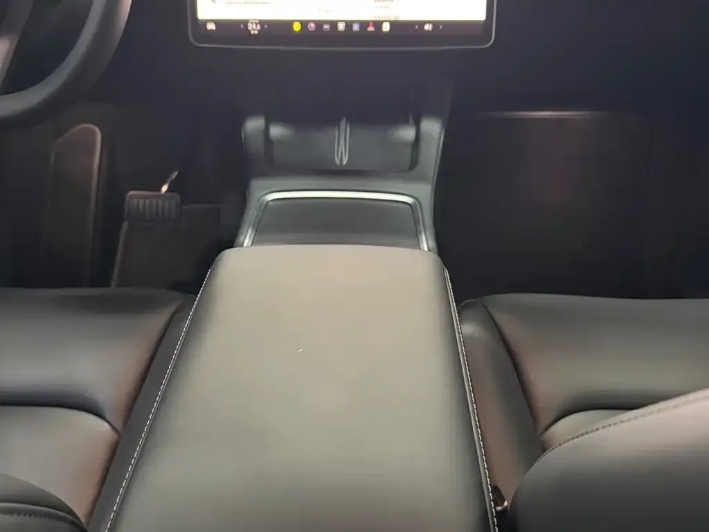 Tesla Model Y 2024 из CN, фото 7