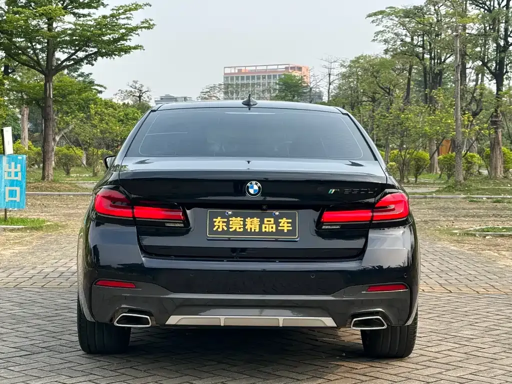 BMW 5 Series — фото 4