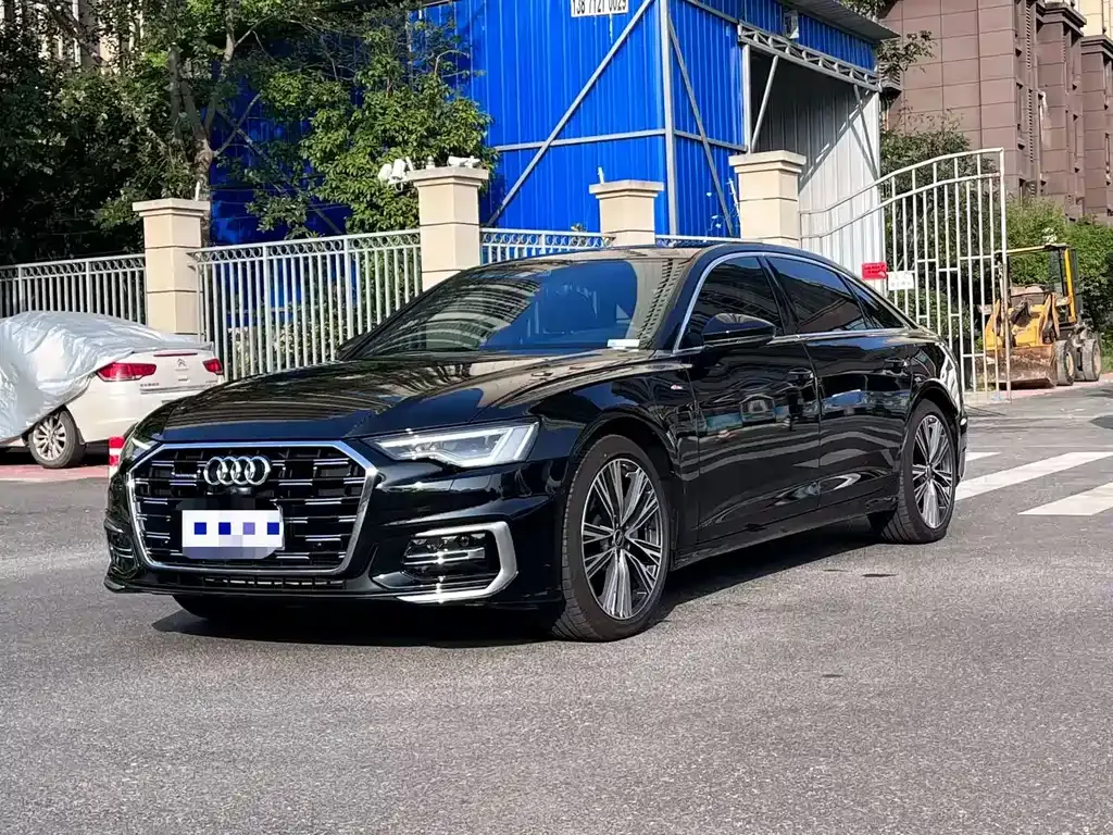 Audi A6L — фото 1