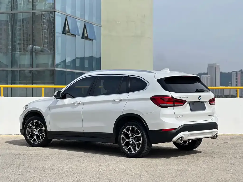 BMW X1 — фото 10