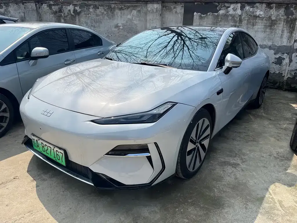 Geely Galaxy E8 — фото 1
