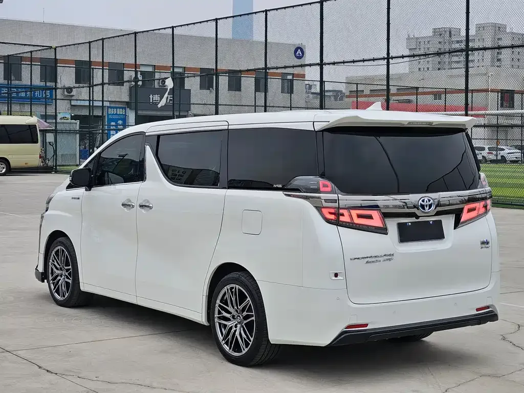 Toyota Vellfire 2022 из CN, фото 8