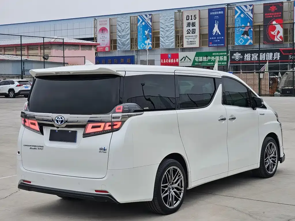 Toyota Vellfire 2022 из CN, фото 2