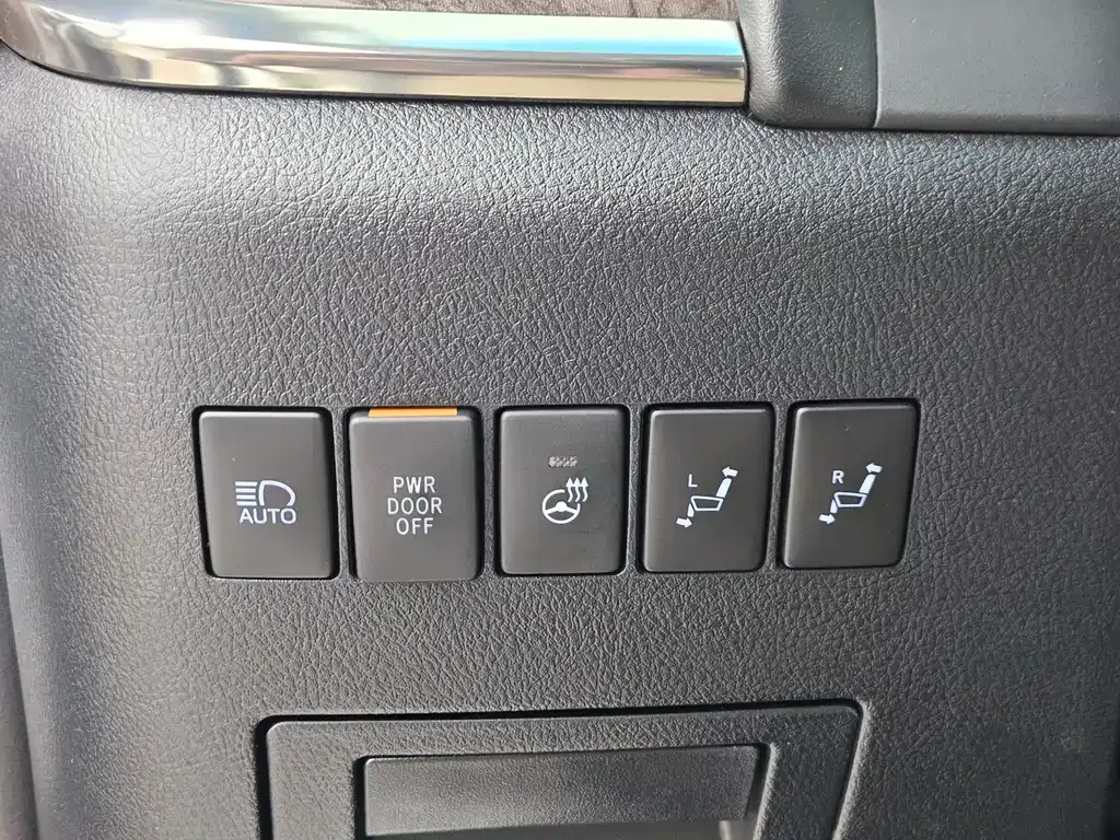 Toyota Vellfire 2022 из CN, фото 10