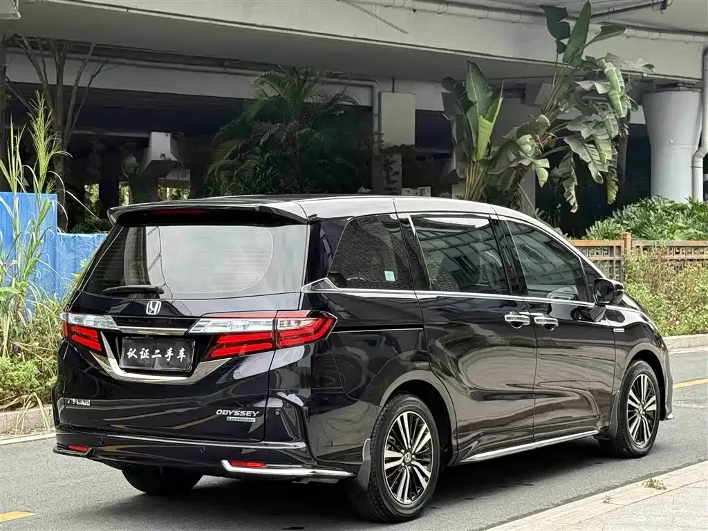 Honda Odyssey — фото 10