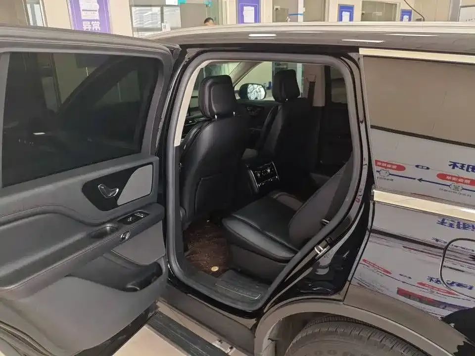 Lincoln Aviator 2023 из CN, фото 2