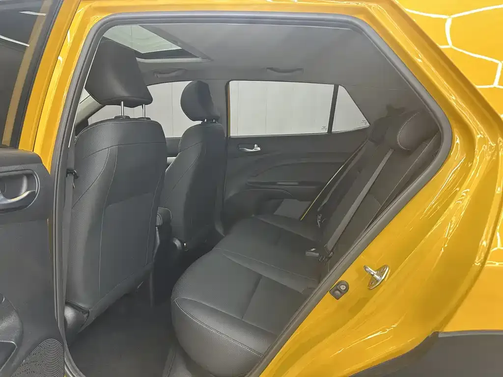 Kia KX1 2022 из CN, фото 5