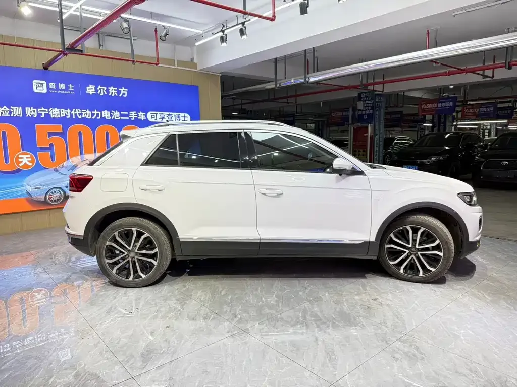 Volkswagen T-Roc — фото 2