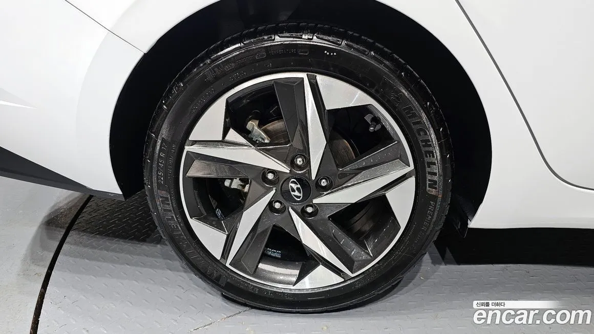 Hyundai AVANTE — фото 4