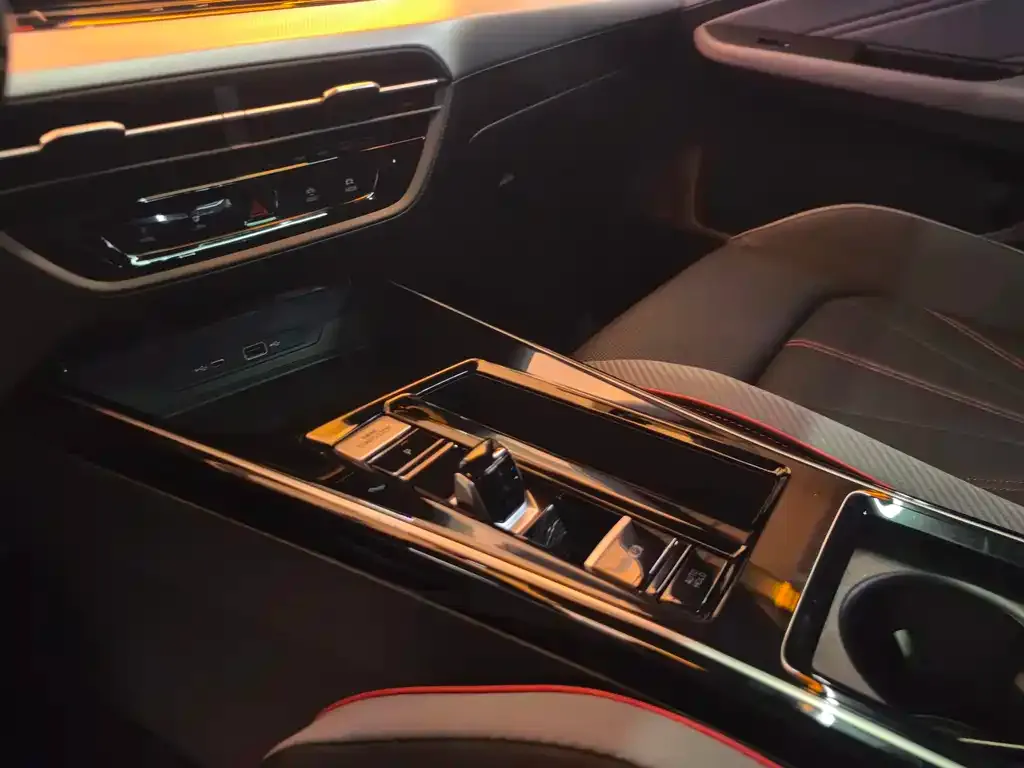 Volkswagen Lamando 2023 из CN, фото 4