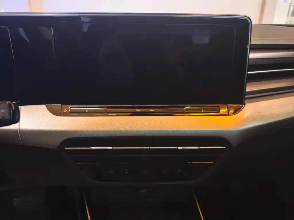 Volkswagen Lamando 2023 из CN, фото 8
