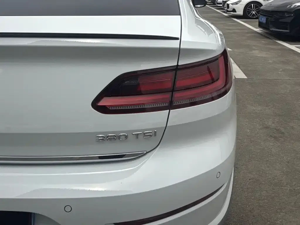 Volkswagen CC 2022 из CN, фото 2