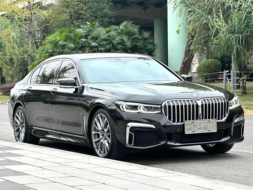 BMW 7 Series — фото 9