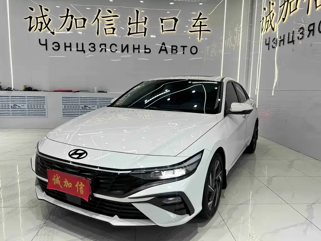 Hyundai Elantra — фото 1