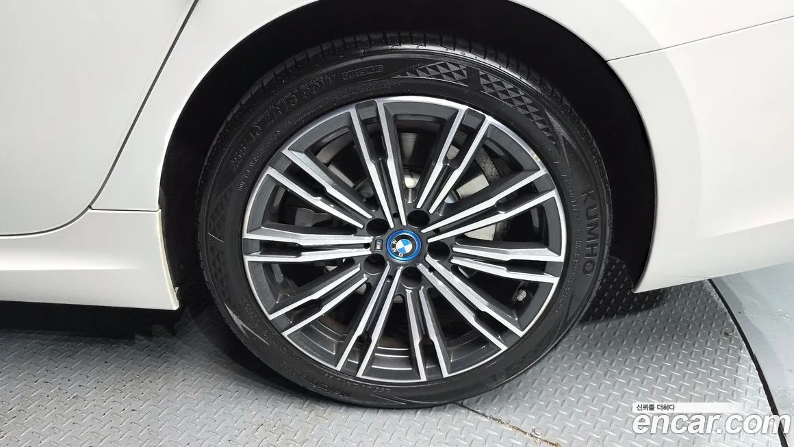 BMW 3-Series 2022 из KR, фото 9