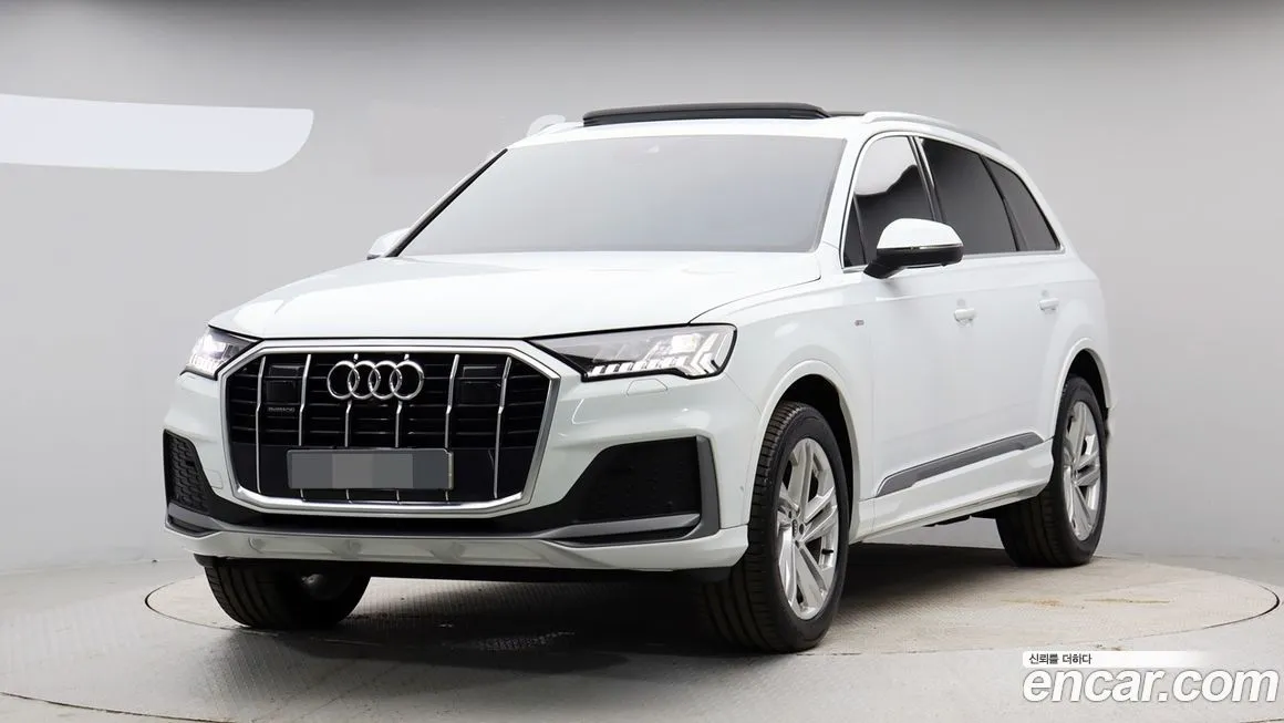 Audi Q7 — фото 1