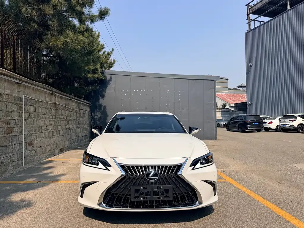 Lexus ES — фото 9