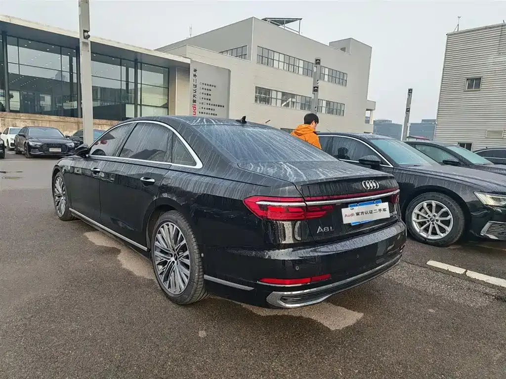 Audi A8 2025 из CN, фото 2