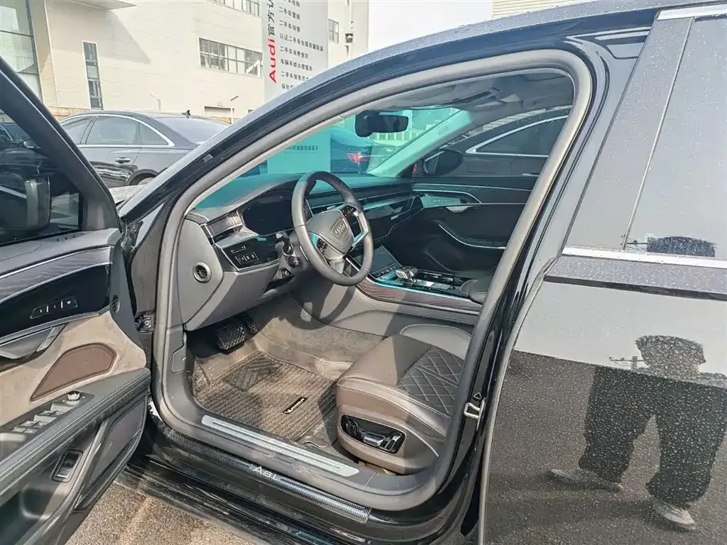 Audi A8 2025 из CN, фото 8