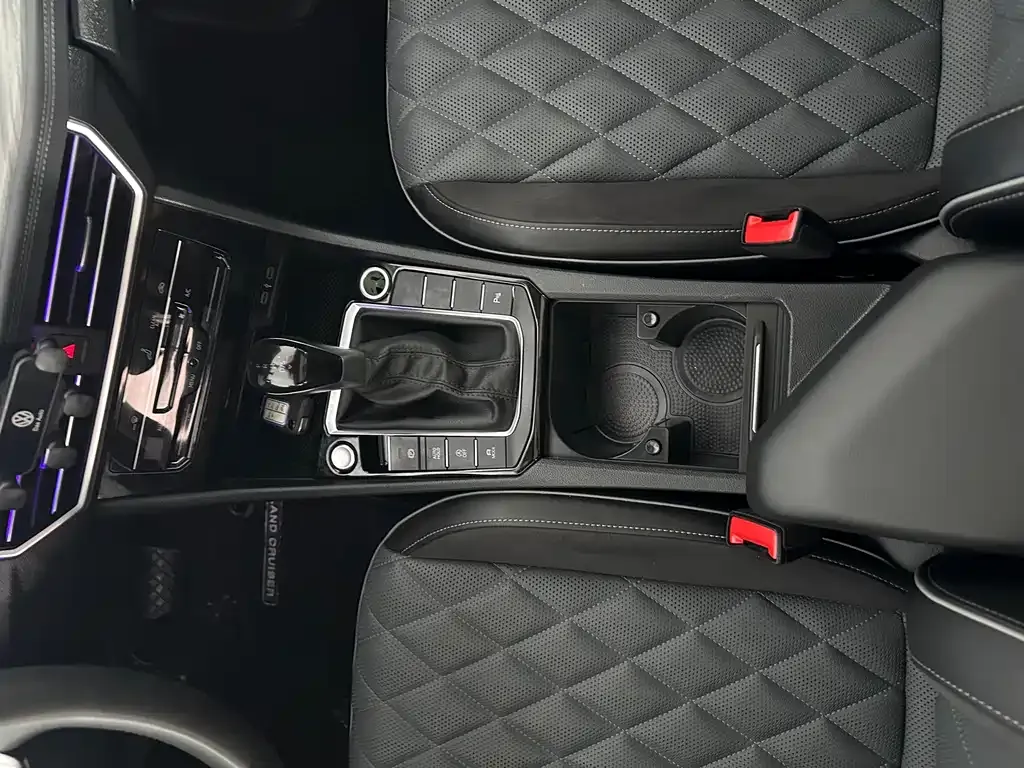 Volkswagen Sagitar 2024 из CN, фото 6