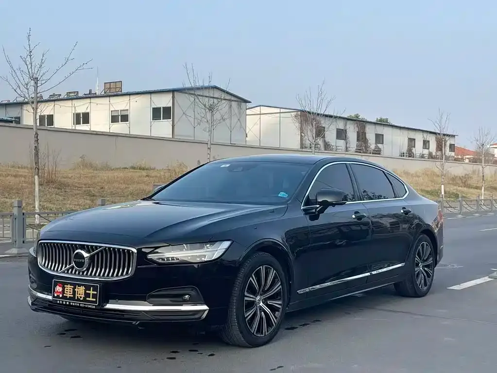 Volvo S90 — фото 1