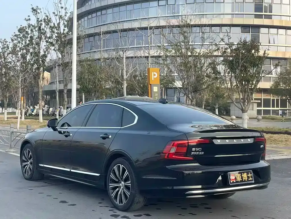 Volvo S90 — фото 7