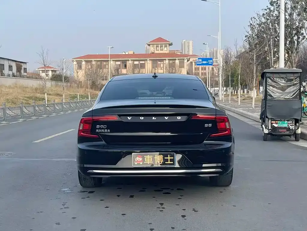 Volvo S90 — фото 10