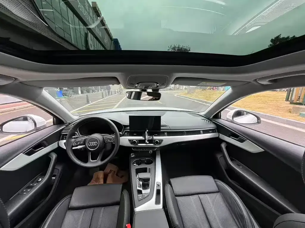 Audi A4L 2021 из CN, фото 6