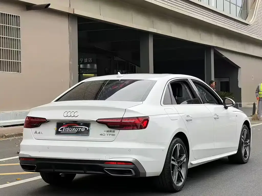 Audi A4L 2021 из CN, фото 2