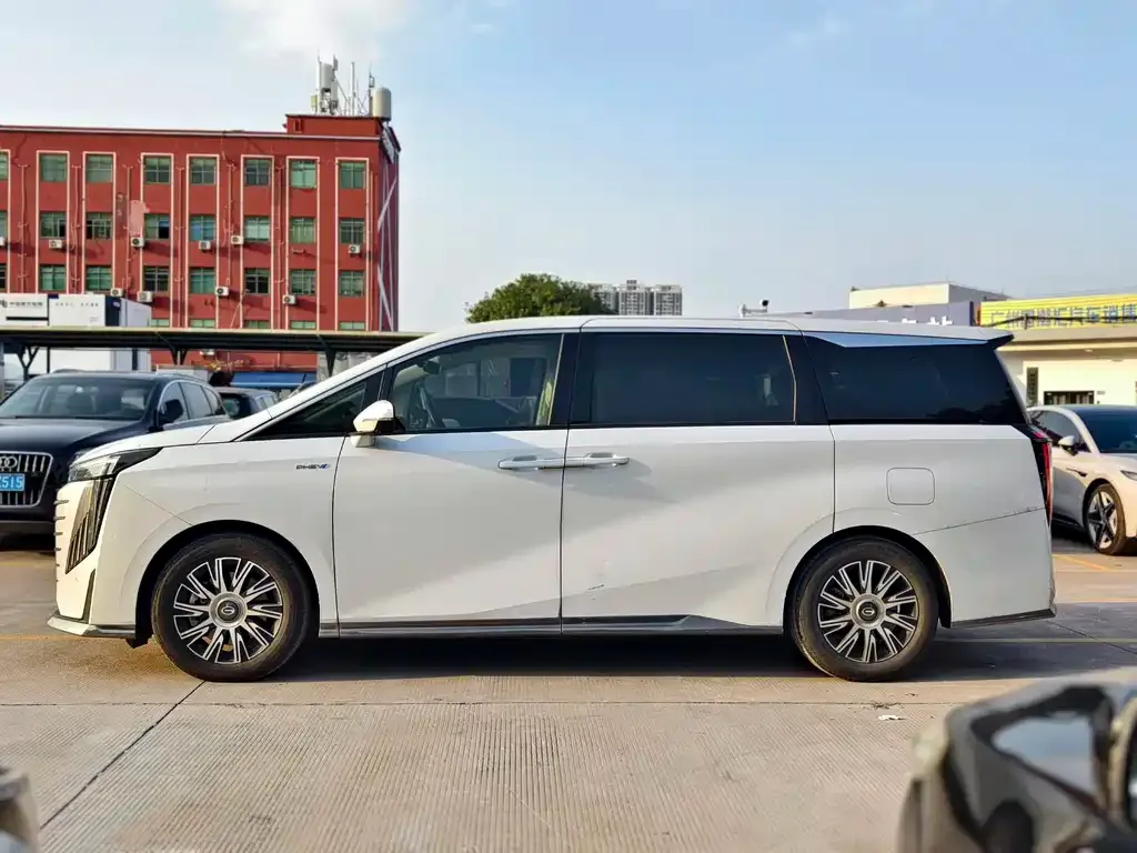 GAC Motor Trumpchi E9 — фото 2
