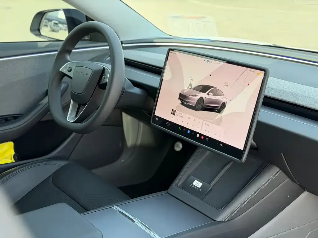 Tesla Model 3 — фото 9
