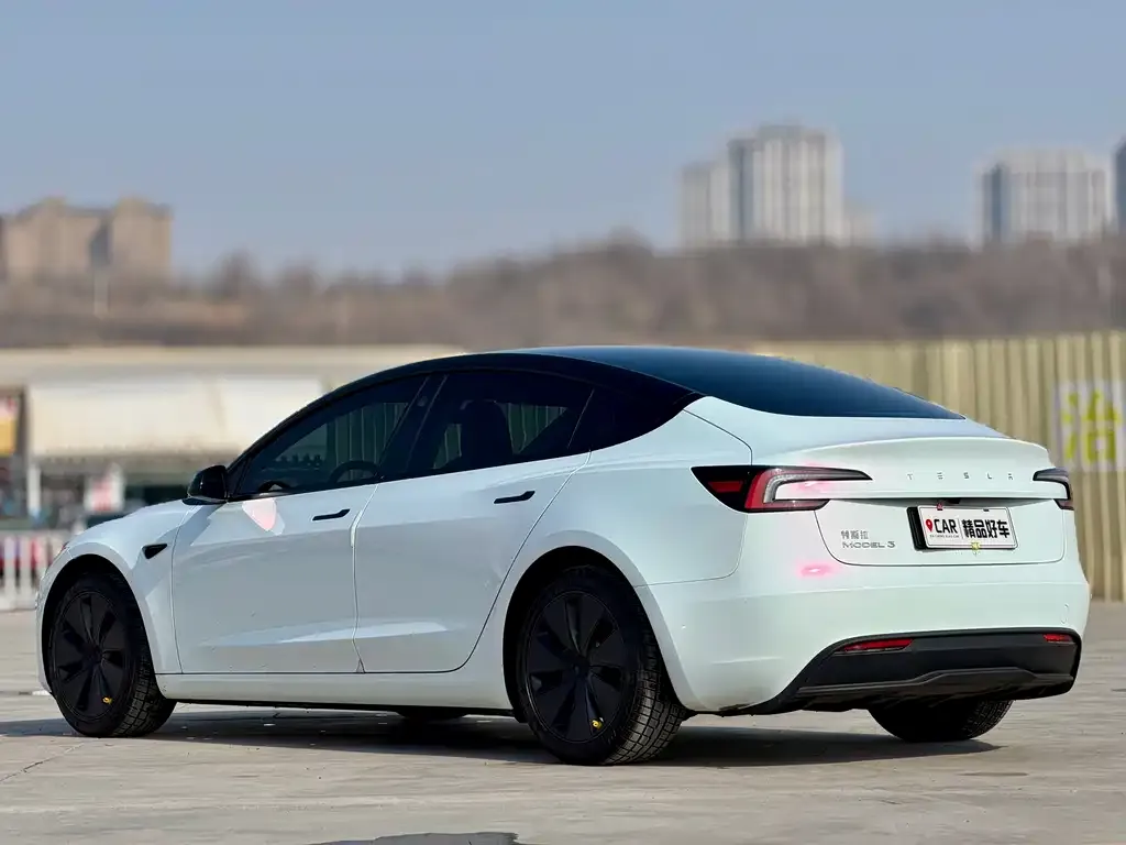 Tesla Model 3 — фото 6