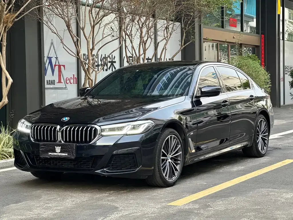 BMW 5 Series — фото 1