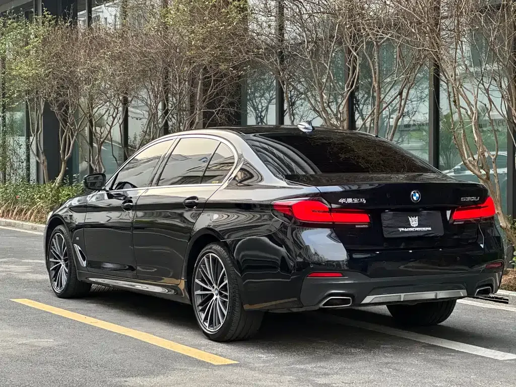 BMW 5 Series — фото 5
