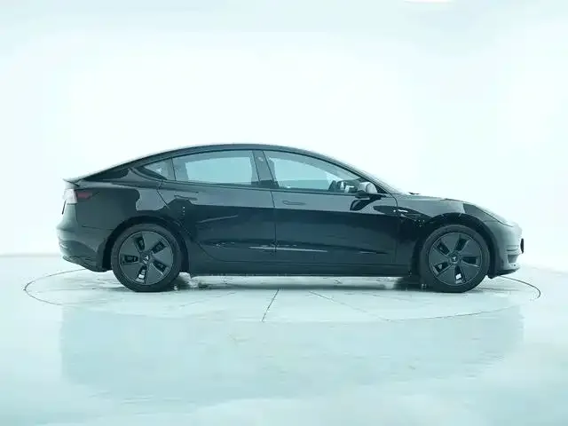 Tesla Model 3 — фото 6