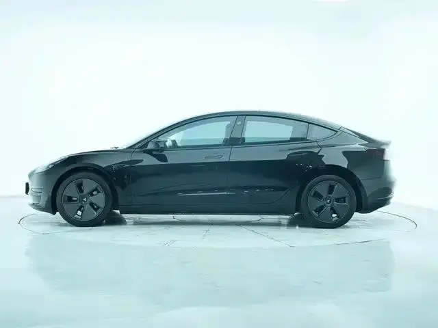Tesla Model 3 — фото 5
