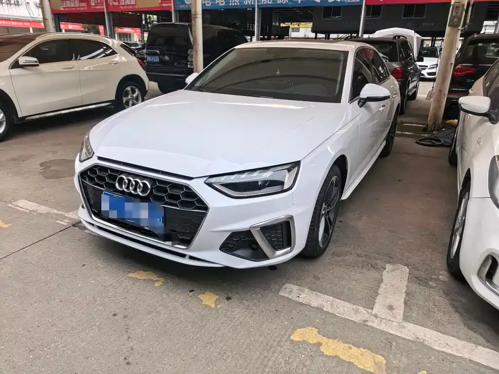 Audi A4L 2021 из CN, фото 1