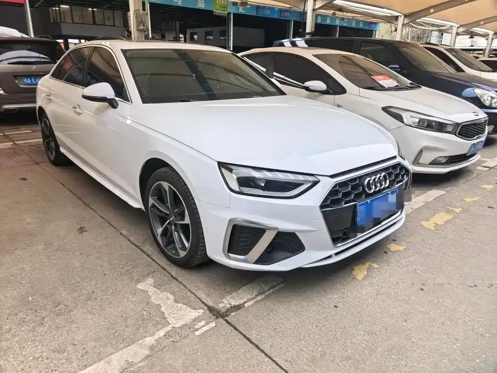 Audi A4L 2021 из CN, фото 4