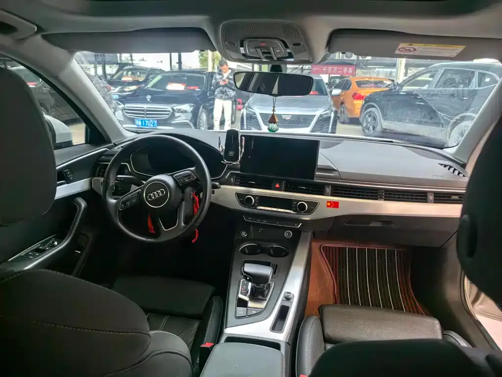 Audi A4L 2021 из CN, фото 6