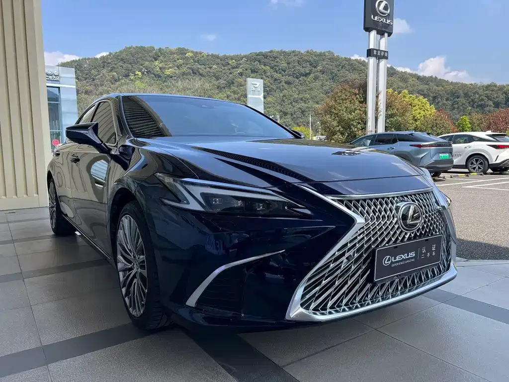 Lexus ES — фото 4