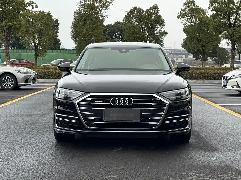 Audi A8 — фото 9