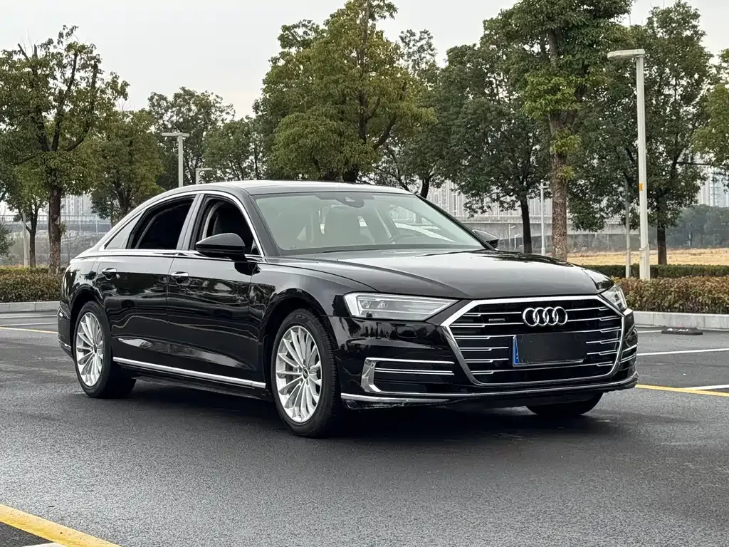 Audi A8 — фото 4