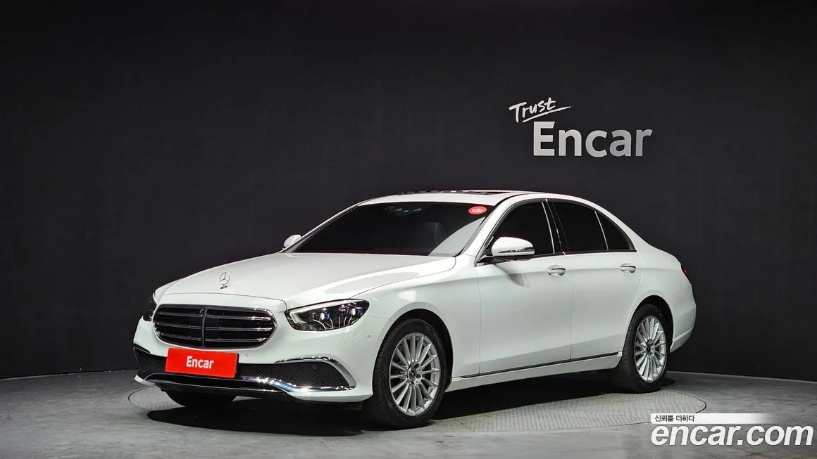 Mercedes-Benz E-Class — фото 1