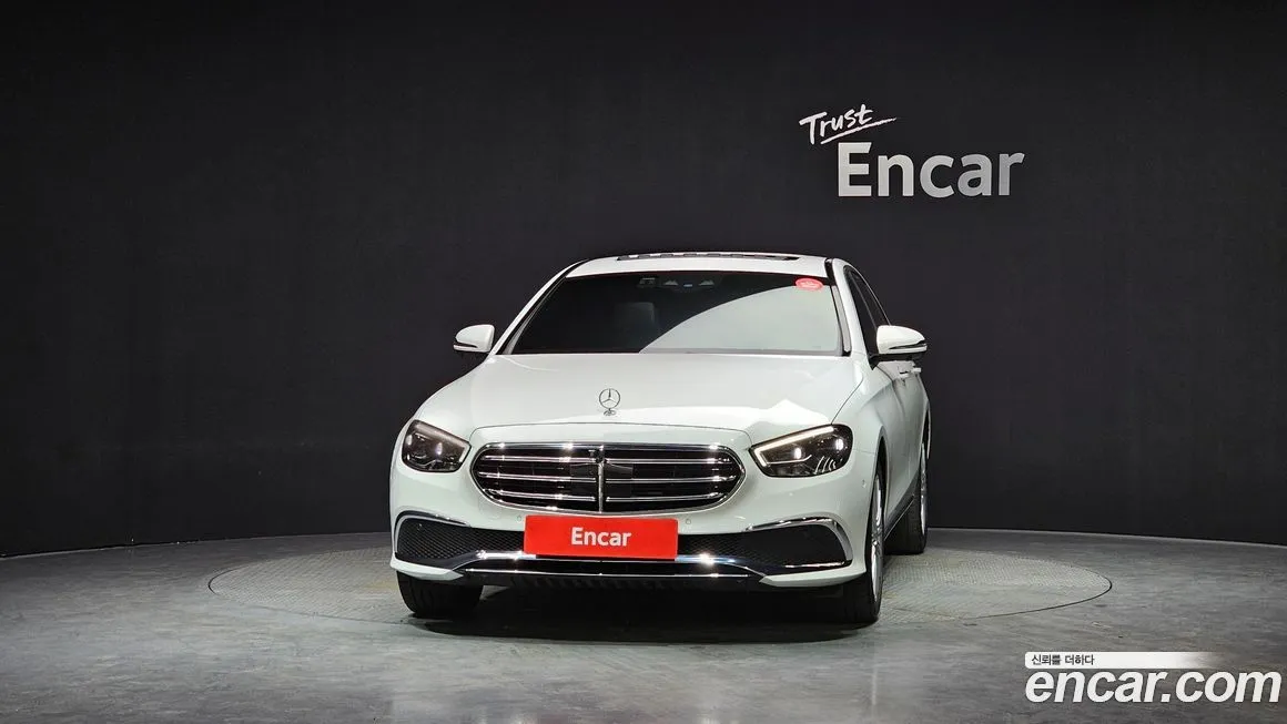 Mercedes-Benz E-Class — фото 2