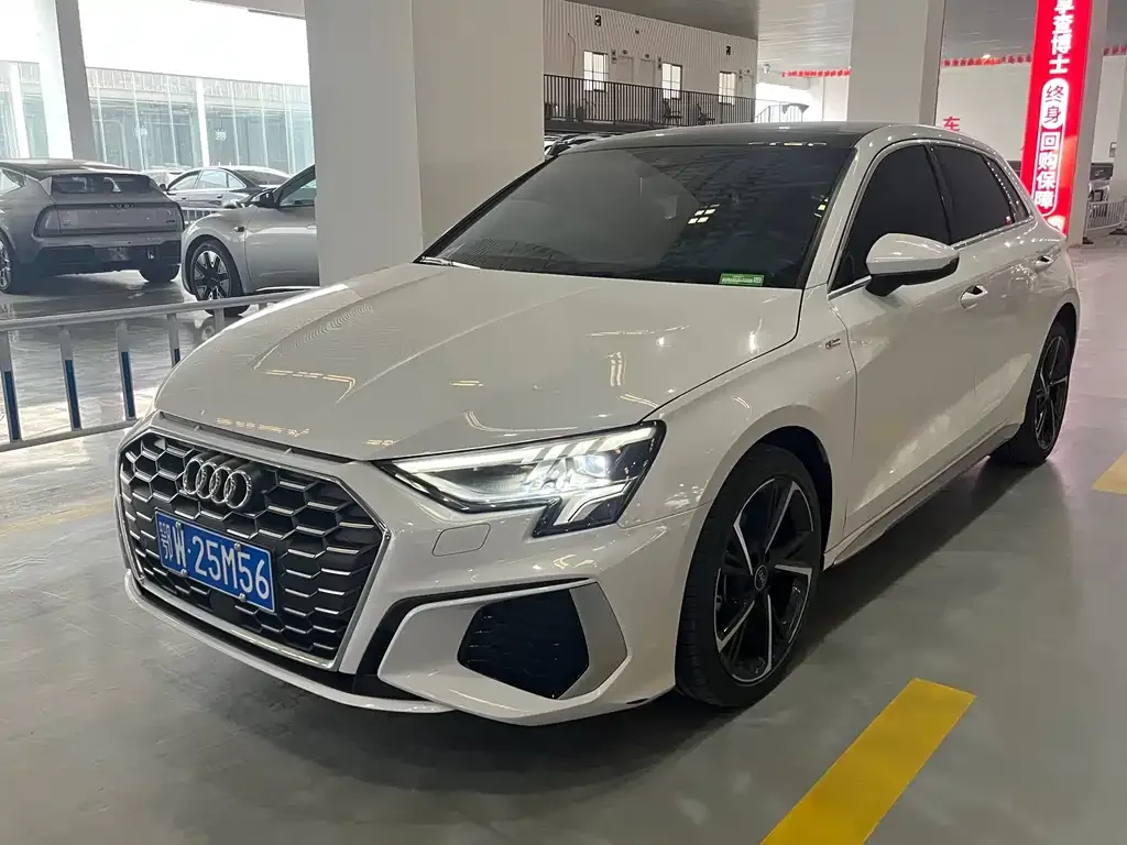 Audi A3 — фото 1