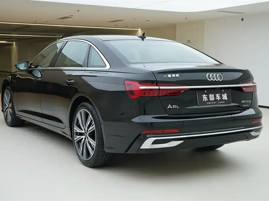 Audi A6L — фото 9